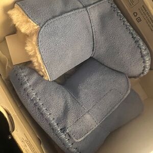 NEW baby boy ugg boots winter size 2/3 blue